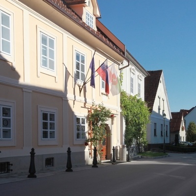 Rojstna hiša skladateljev Alojza, Benjamina in Gustava Ipavca je hkrati najstarejša hiša v Zgornjem trgu.