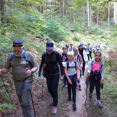 Učna pot Uršula nas vodi po stranskih poteh, daleč od prometa in hrupnega vsakdana.