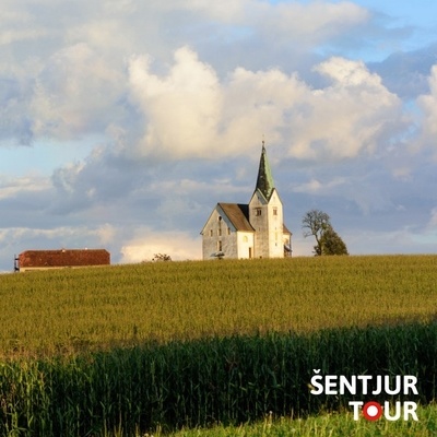 From the starting point at the primary school, the trail leads us to St. Oswald’s Church, a place with an exceptional viewpoint.