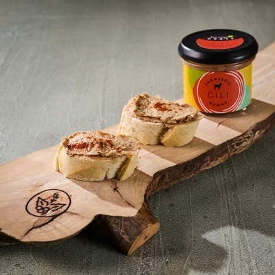 Jagnječji namaz pikant s čilijem.