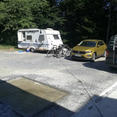 PZA v okolici Ponikve ima 4 parkirna mesta za avtodome.