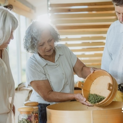 Na Zeliščni kmetiji Kalan boste z zeliščarjem Milanom Kalanom odkrivali skrivnosti rastlin.