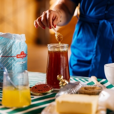 Izobraževalna ustvarjalnica Diši po medu združuje tradicijo, znanje in sladke okuse.
