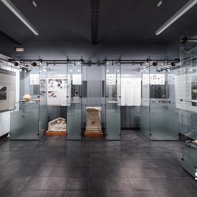 Odkrij večtisočletno zgodovino Rifnika od mlajše kamene dobe do prihoda Slovanov.